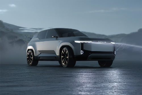 Toyota Land Cruiser SE Front Medium View