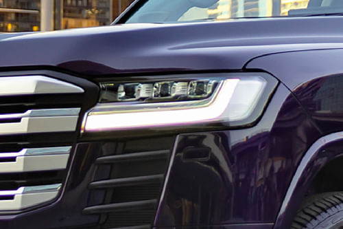 لاند كروزر 300 Headlight