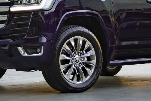 لاند كروزر 300 Wheel