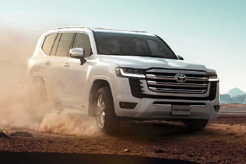 Toyota Land Cruiser Front Medium View