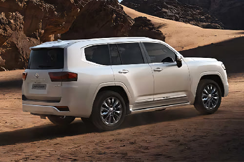 Land Cruiser Rear Medium Side View