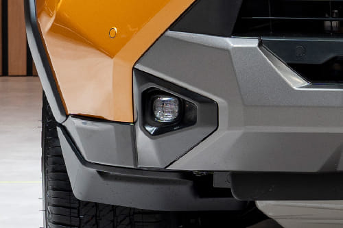 هايلوكس هايبرد Front Fog Lamp