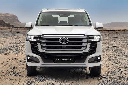 Full Front View of لاند كروزر HEV ماكس