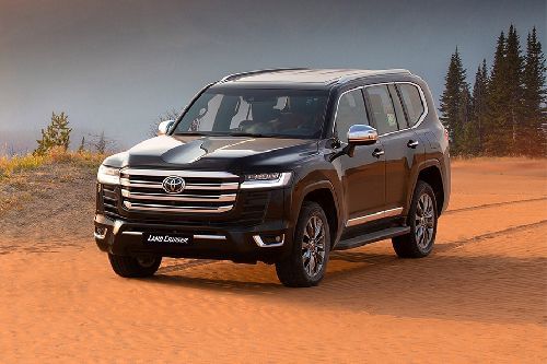 Toyota Land Cruiser Front Cross Side View