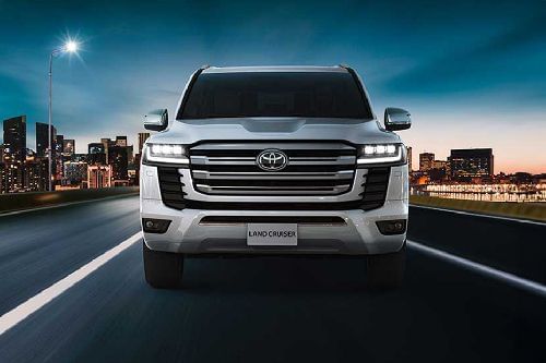 Toyota Land Cruiser Front Medium View