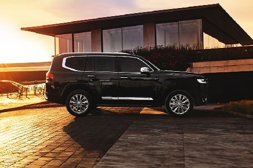 Land Cruiser Side view