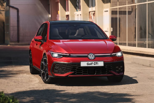 Full Front View of جولف جي تي آي