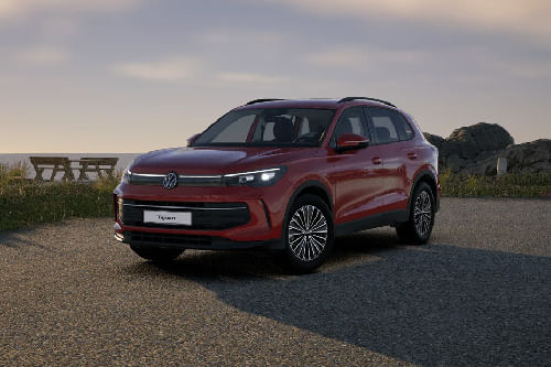 فلكس فاجن  تيغوان Front angle low view