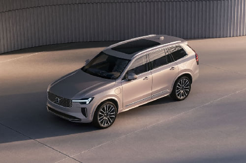 فولفو  XC90 Front angle low view