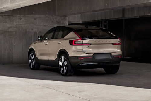 Rear Cross Side View of فولفو إي سي 40