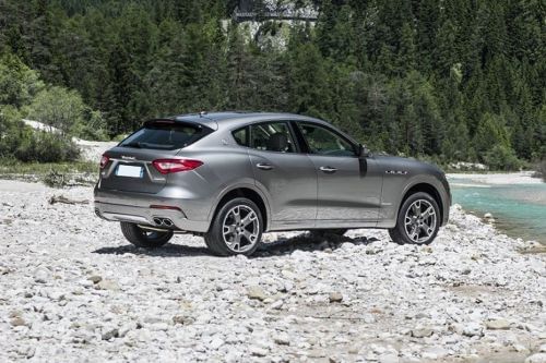 Maserati Levante Front Cross Side View
