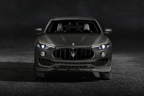 Full Front View of ليفانتي