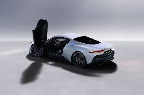 Rear Cross Side View of مازيراتي MC20