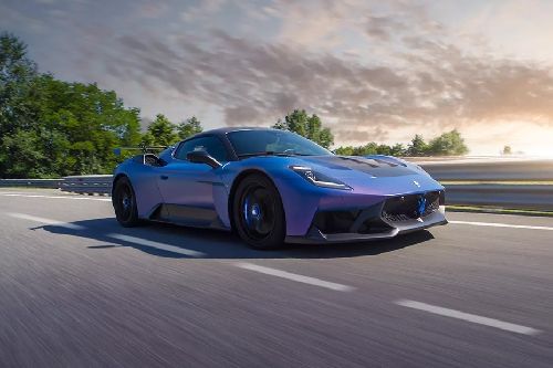 Maserati GT2 Stradale Front Medium View