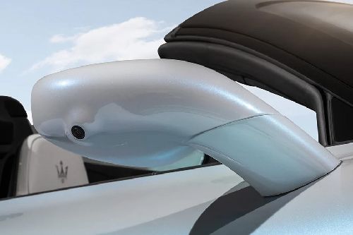 مازيراتي إم سي 20 تشييلو Drivers Side Mirror Front Angle