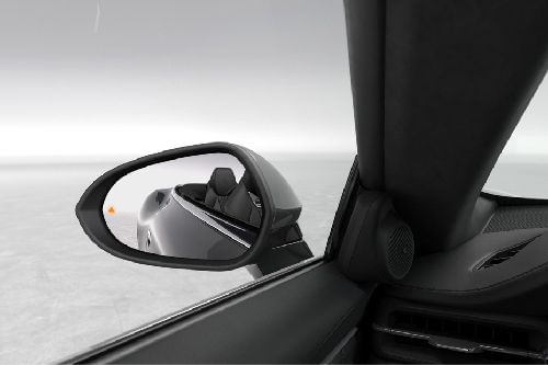 مازيراتي جران كابريو Drivers Side Mirror Rear Angle