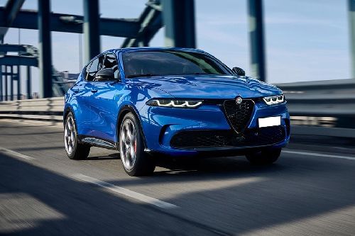 Alfa Romeo  Tonale Front angle low view