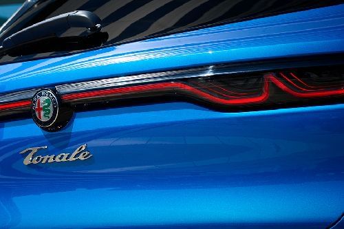 تونالي Tail light