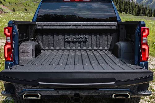 Trunk Open Closer View of سيلفرادو إل دي