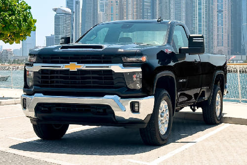 Chevrolet  Silverado HD Front angle low view
