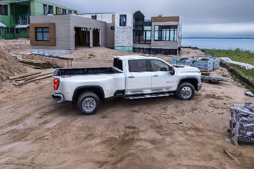 Chevrolet Silverado HD Full Side View