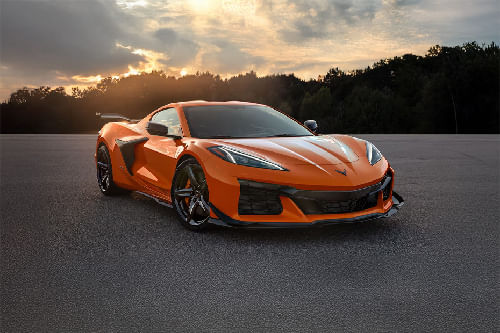 Chevrolet CORVETTE Z06 Front Medium View