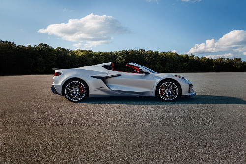 CORVETTE Z06 Medium Angle Front View