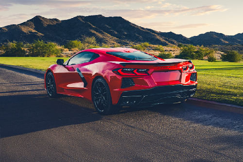 Rear Medium View of شفروليه كورفيت ستينغراي