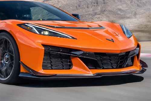 كورفيت زورا Grille View