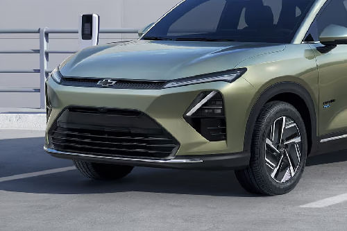 Captiva EV Grille View