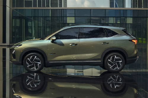 Captiva EV Side view