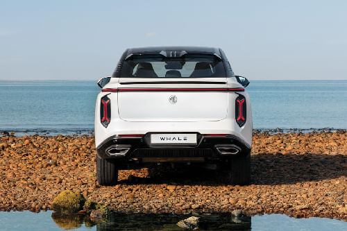 Full Rear View of إم جي ويل