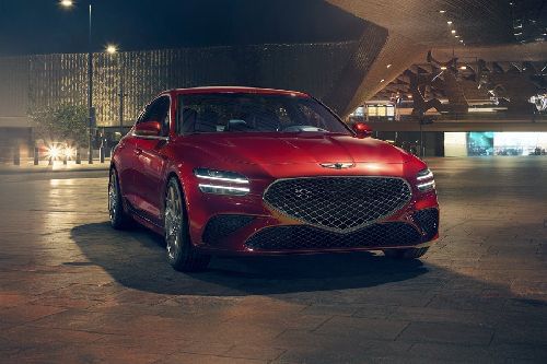 جينيسيس جي 70 Front Medium View