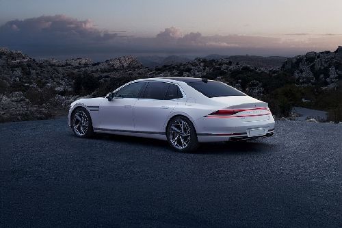 Rear Cross Side View of Genesis G90