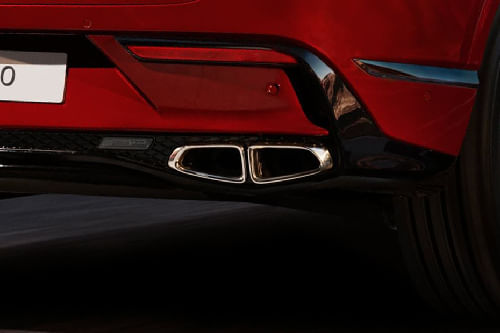 Exhaust Pipe of جينيسيس جي في 80 كوبيه