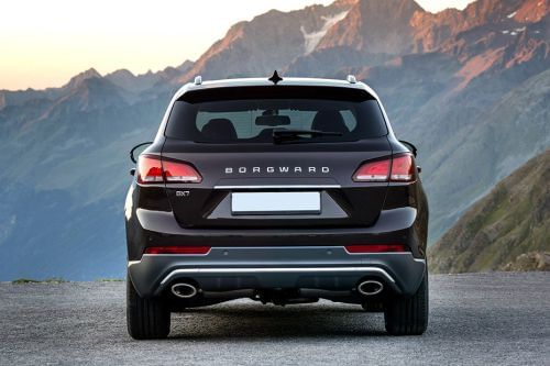 Full Rear View of Borgward BX7