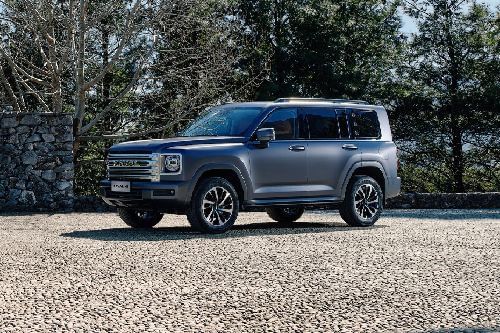 Haval H9 Front Side View