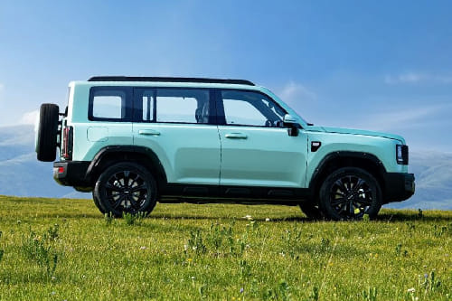 V7 Medium Angle Front View