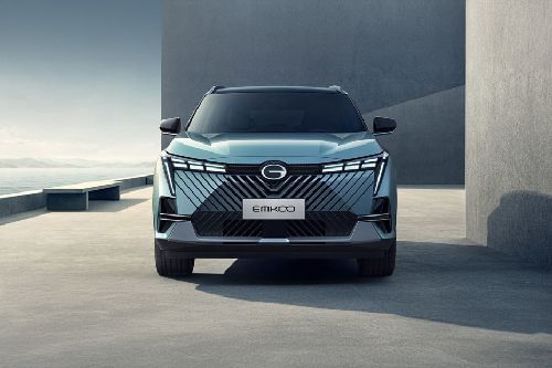 Full Front View of إم كو