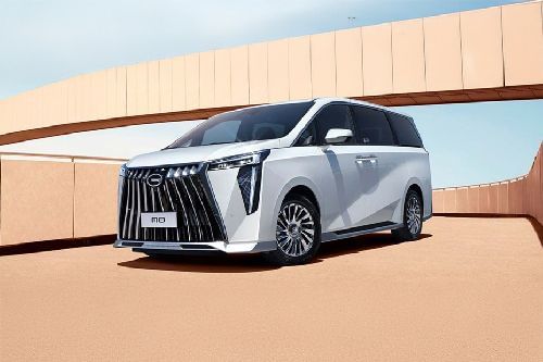 جي أي سي M8 Front Medium View