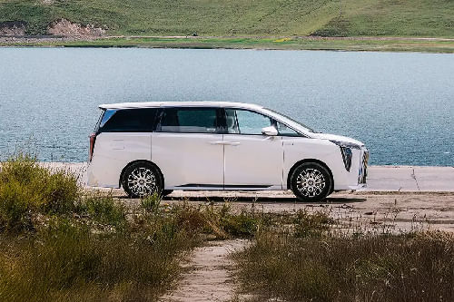 E9 Medium Angle Front View