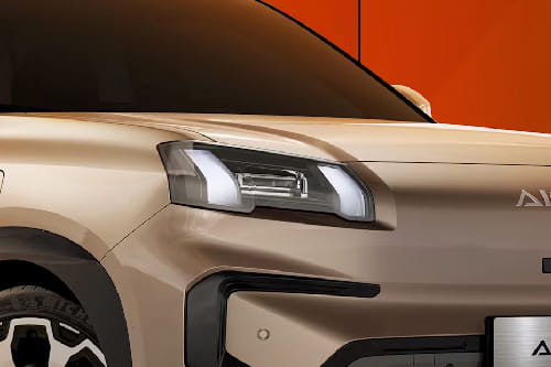 آيون V Headlight