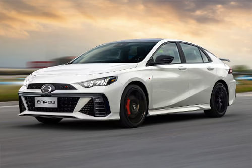 جي أي سي  إمباو سبورت Front angle low view