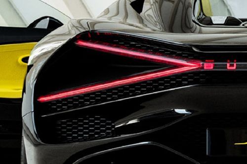 ميسترال Tail light