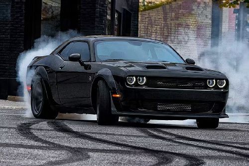 دودج تشالنجر Front Side View