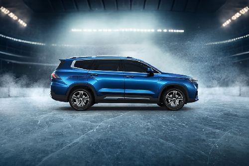 Okavango Medium Angle Front View