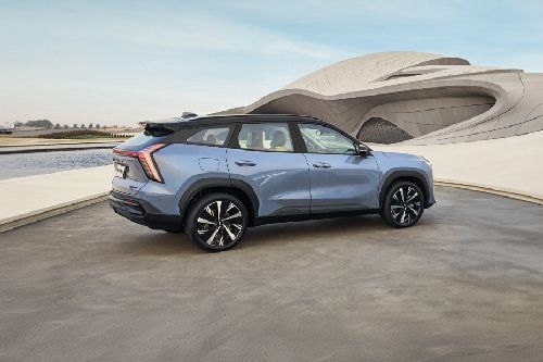 ستاراي Rear Medium Side View