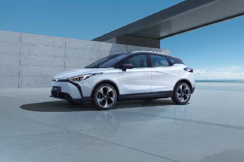 Geely  GEOMETRY C Front angle low view