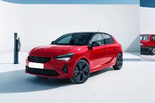 كورسا Tilted Front View