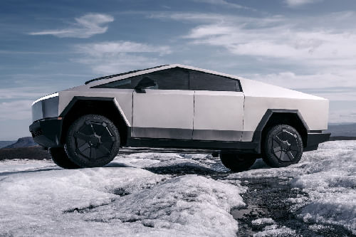 تيسلا سايبرتراك Front Side View